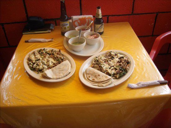 Taqueria Alambres 13